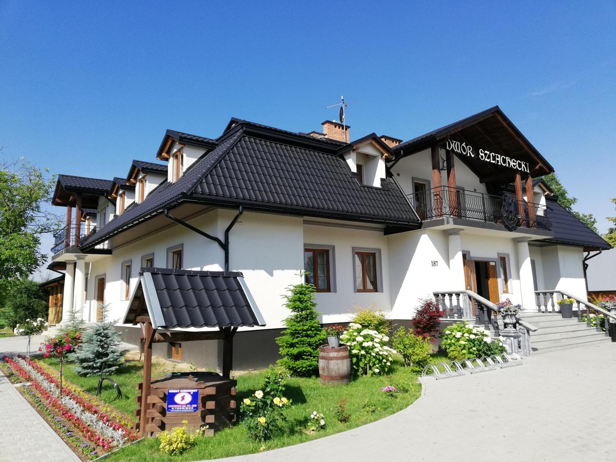 Noclegi Dwor Szlachecki Biedaczow Exterior photo