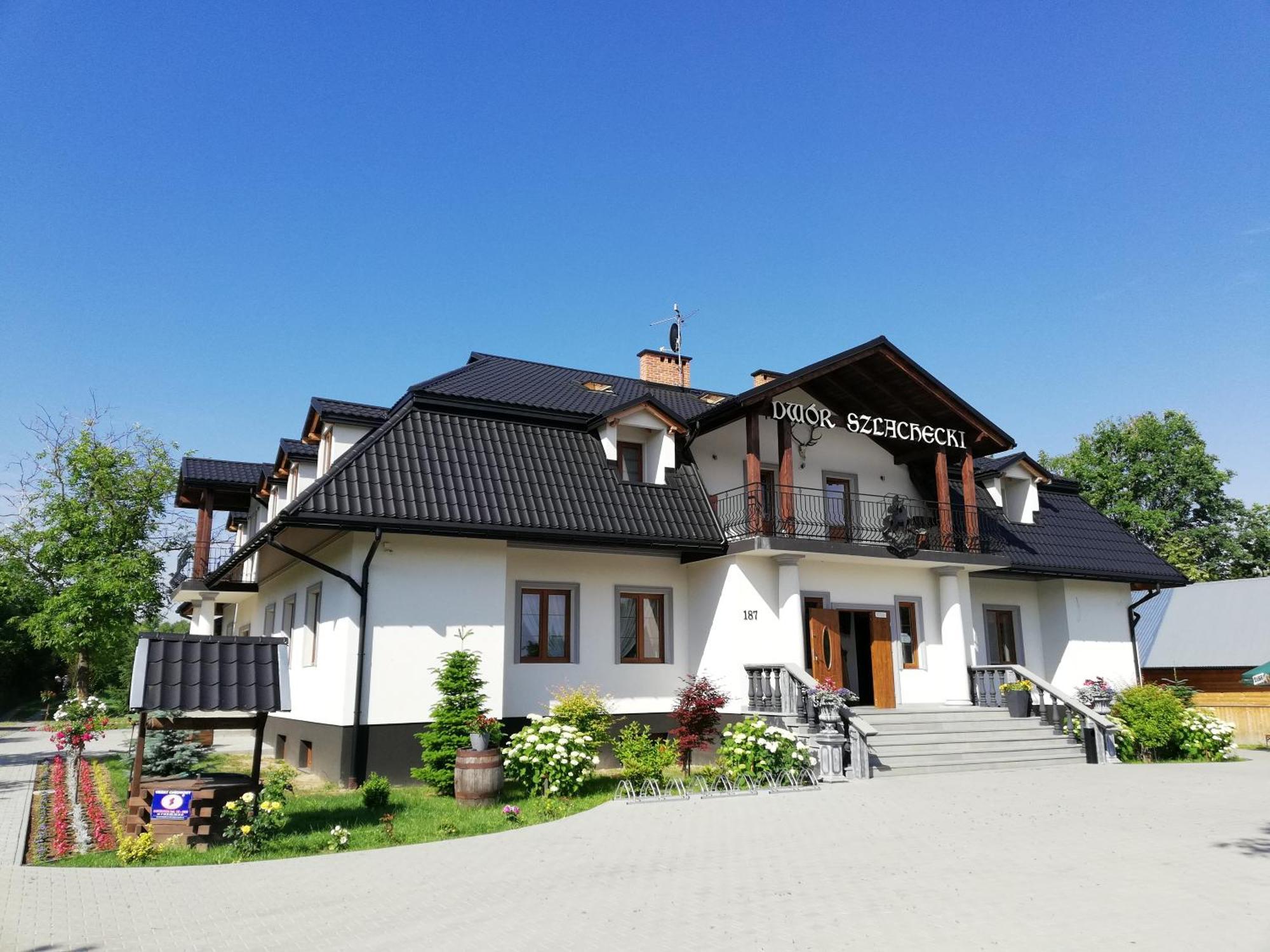 Noclegi Dwor Szlachecki Biedaczow Exterior photo